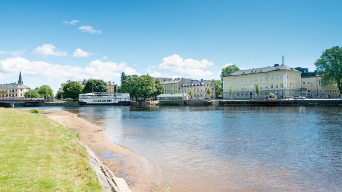 När barnet börjar gå – trappans roll i ett säkert och stimulerande hem - 2025-10-06T224350.314
